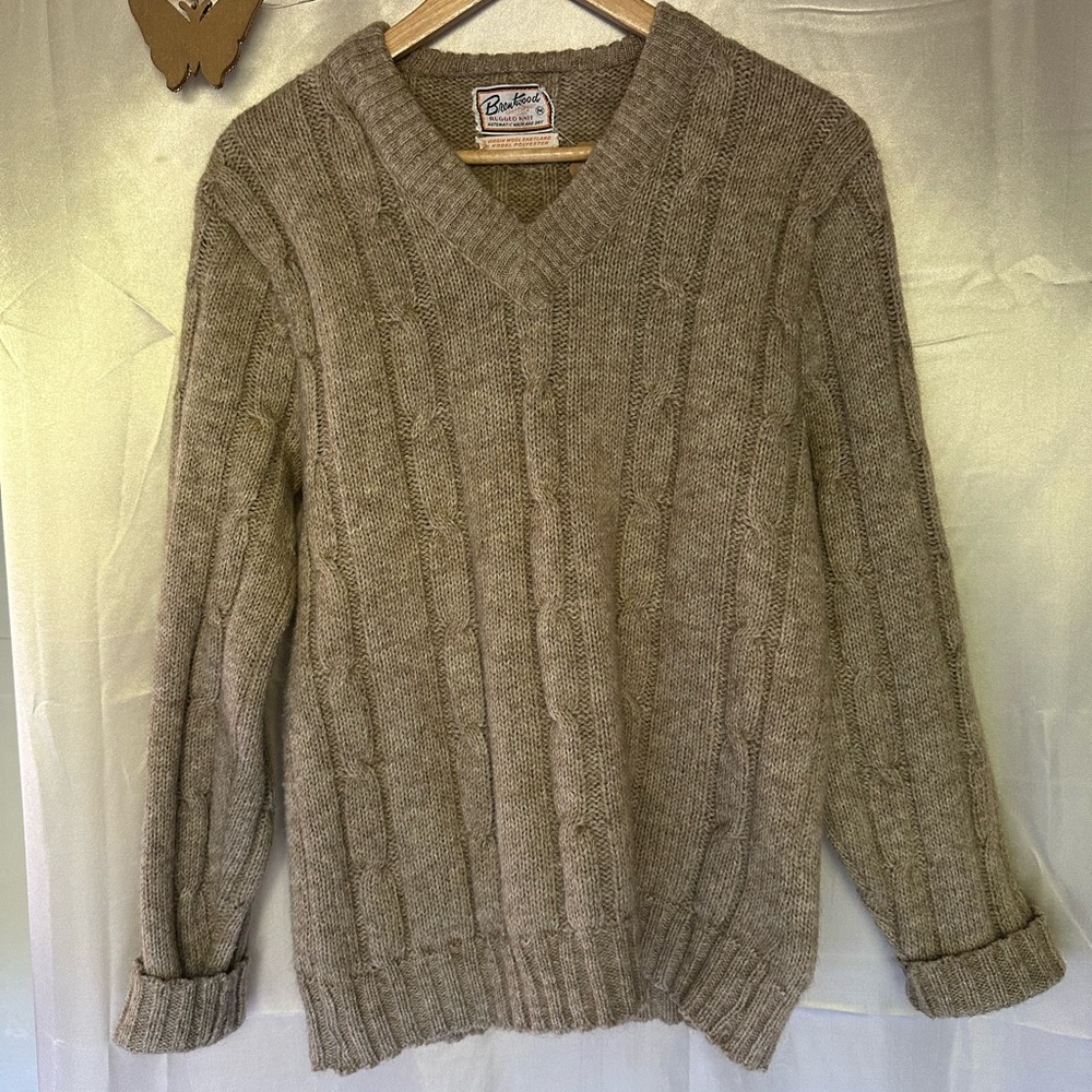 Vintage Men's V-Neck Sweater in Beige